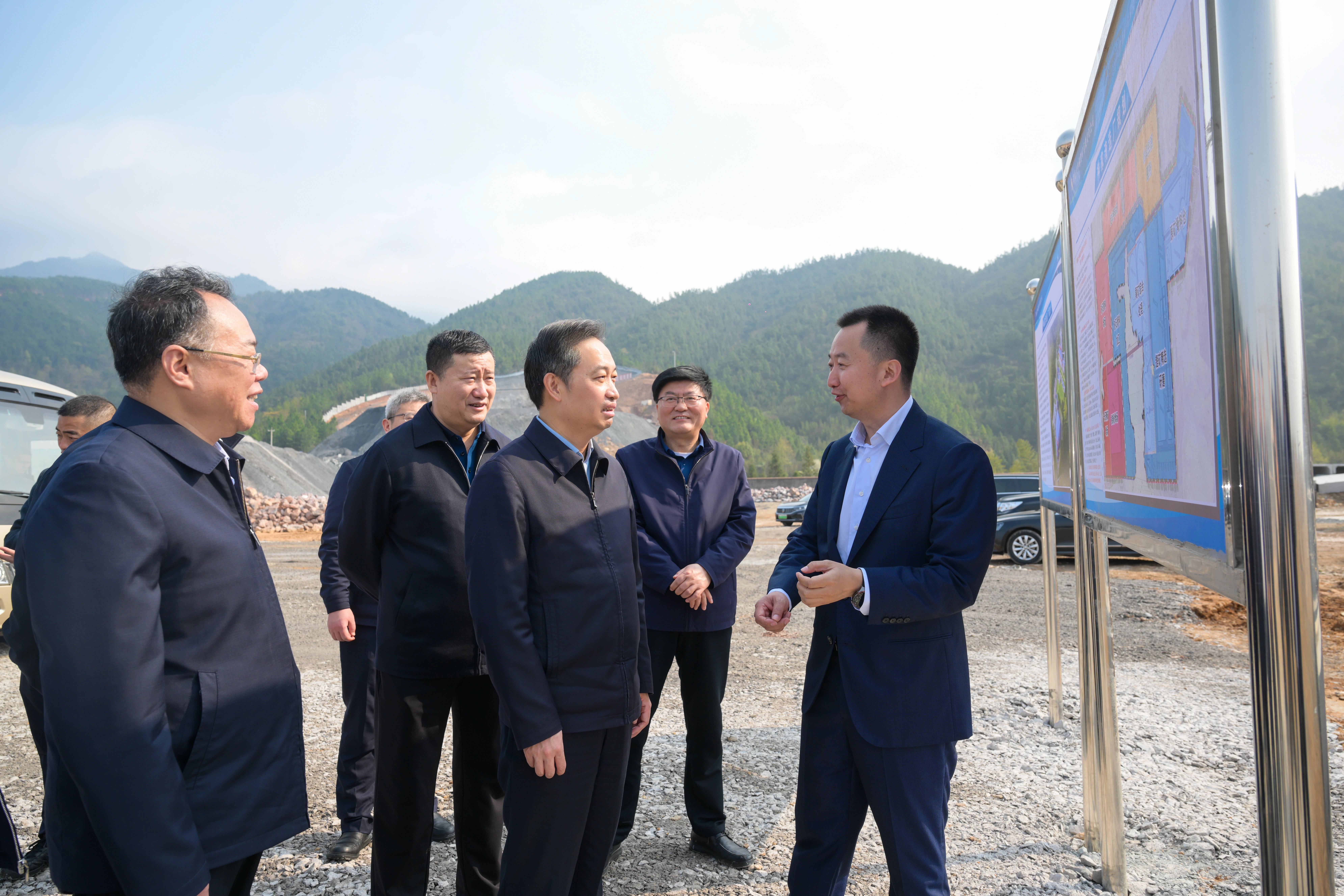 加速项目进度，，，，，，，加速全工业链升级 ——郴州市委书记吴巨培调研湖南4118云顶集团赫项目建设情形